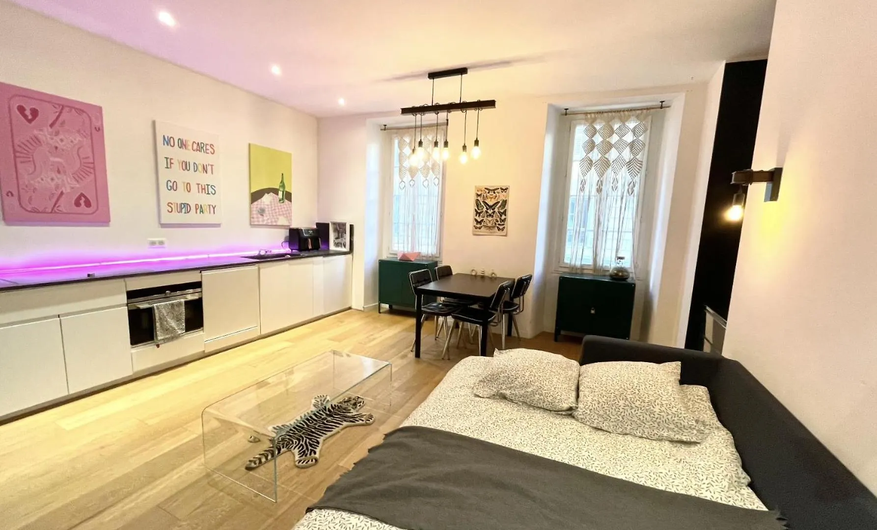 Grand Studio Design Au Coeur De Nice France